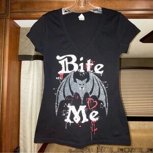 Bite Me Vampire Bat Glitter Tee: Sz. Juniors M